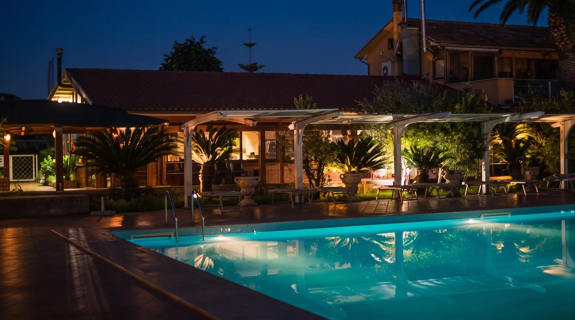 La piscina al blue hour
